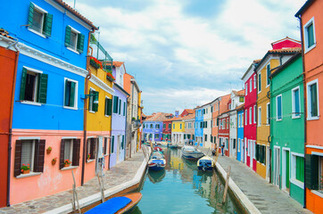 Fototapeta na wymiar Colourful building in Burano, Venice