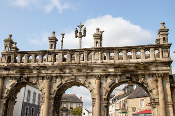 Sizun. Arc de triomphe de l'église Saint-Suliau. Finistère. Bretagne