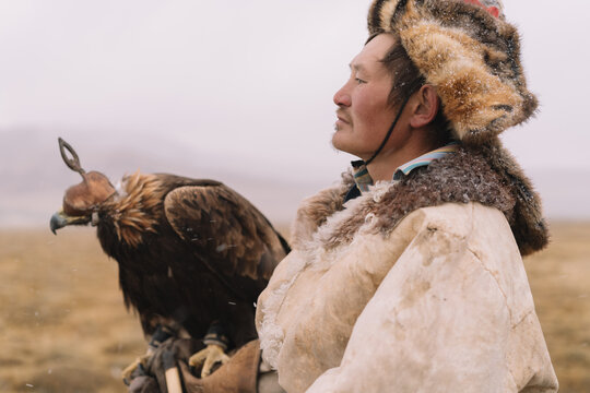 Falconer at Hunt