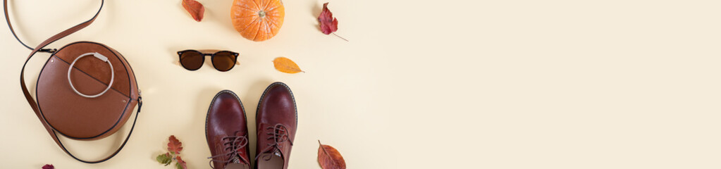 Autumn Arrives sales banner. Fall Fashion casual Lady Look. Trendy round Handbag, Stylish...