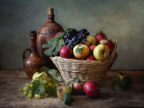 Still life with apples and grapes