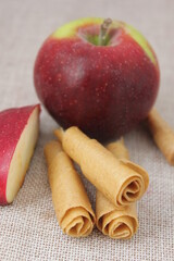 apple and cinnamon sticks