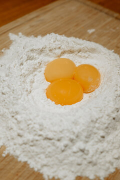 00 FLour and Egg Yolks ingredients for making fresh pasta