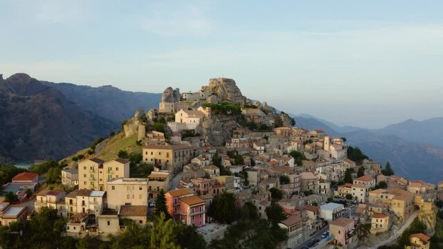 Bova superiore in Calabria, vista aerea della citt&agrave; al tramonto