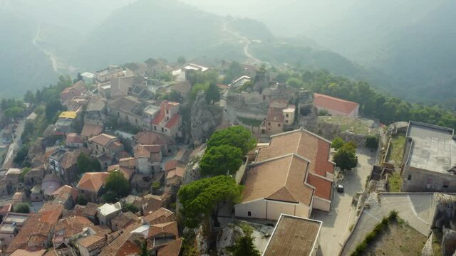 Bova superiore in Calabria, vista aerea della citt&agrave; al tramonto
