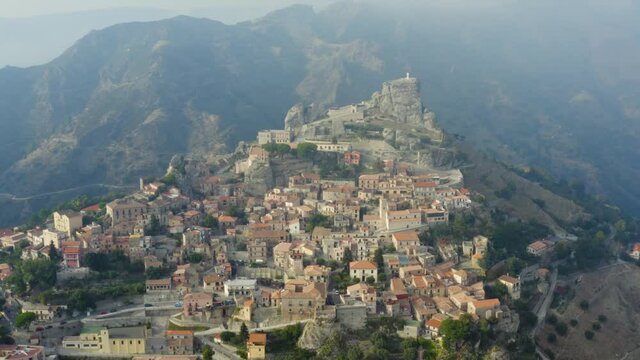 Bova superiore in Calabria, vista aerea della citt&agrave; al tramonto