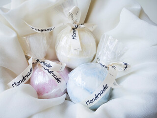 Bath bombs made from natural ingredients