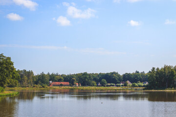 Sur les bords du lac Bokrijk