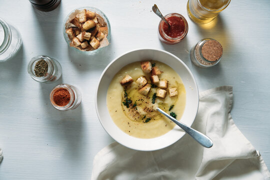Potato and leek soup with croutons