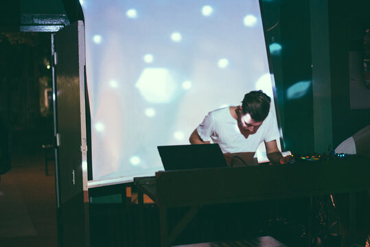 Live Performance of a Young Producer in a Club