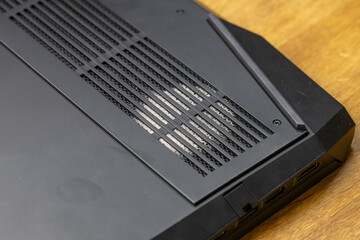 ノートパソコンの背面の埃
