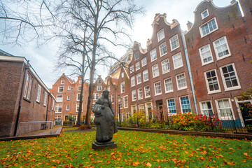 Begijnhof Hofje , the most famous Hofje in Amsterdam , Netherlands