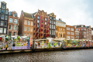 Fototapeta na wymiar Bloemenmarkt , Flowers floating market in Amsterdam , Netherlands