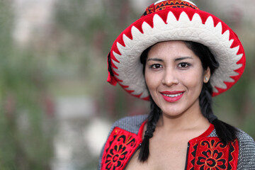 Peruanerin aus Arequipa mit traditioneller Tracht.