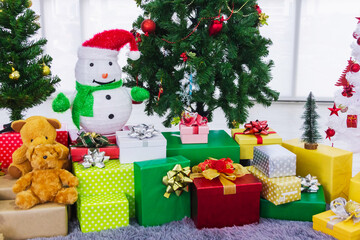 decoration of chrismas event feature are christmas tree,teddy bear,Gift box