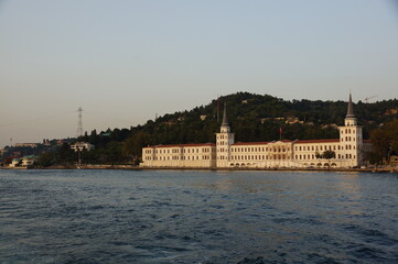 cruise along the Bosphorus