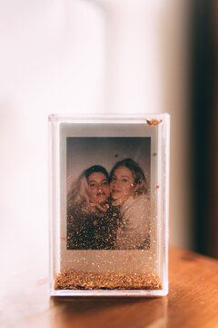 Best friends polaroid in a picture frame