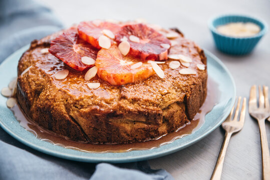 Food: Vegan cake with cornmeal, almond flour, tangerines and blo