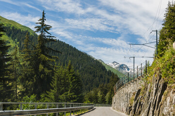 Oberalppass, Passstrasse, Pass, Bergstrasse, Zuglinie, Zugreise, Alpsu, Oberalpstrasse, Disentis, Surselva, Graubünden, Andermatt, Uri, Urserental, Wanderweg, Alpen, Sommer, Schweiz