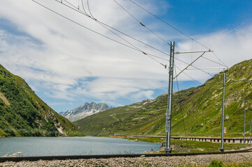 Oberalppass,  oberalpsee, Passstrasse, Bergstrasse, Zuglinie, Zugfahrt, Zugstrecke, Disentis, Surselva, Graub&uuml;nden, Andermatt, Uri, Alpen, Schweizer Berge, Wanderweg, Sommer, Schweiz