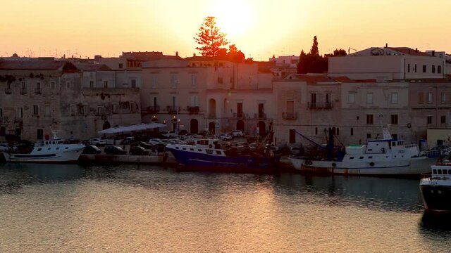 Trani Puglia : il Porto