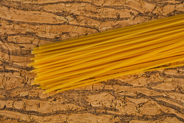 Dry raw spaghetti for bowling