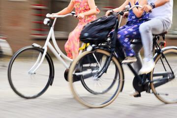 Fototapeta na wymiar Cyclists in the city