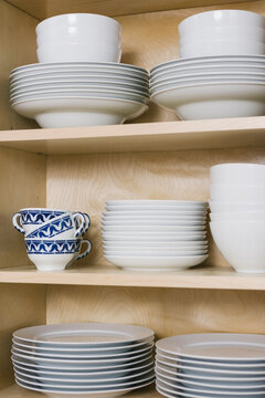 Kitchen Cabinet with Dishwear