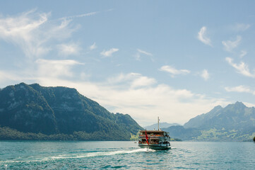 Weggis, Vierwaldstättersee, Seeufer, See, Schifffahrt, Seerundfahrt, Uferweg, Wanderweg, Bürgenstock, Alpen, Bürgenberg, Pilatus, Sommer, Luzern, Schweiz