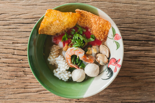 Tom yum noodle