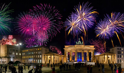 New Year's Eve party at the Brandenburg Gate, Berlin in the New Year. © snapshotfreddy