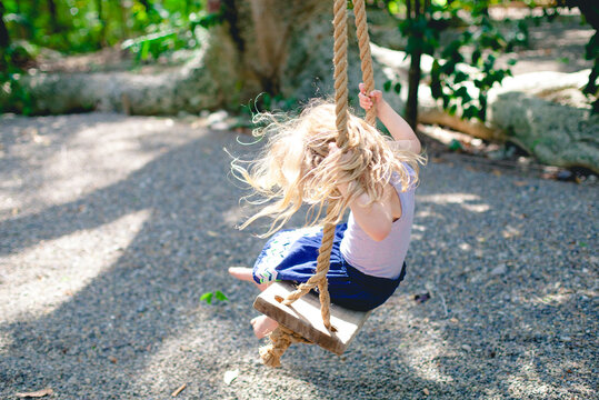 Reece and Remi found a rope swing!