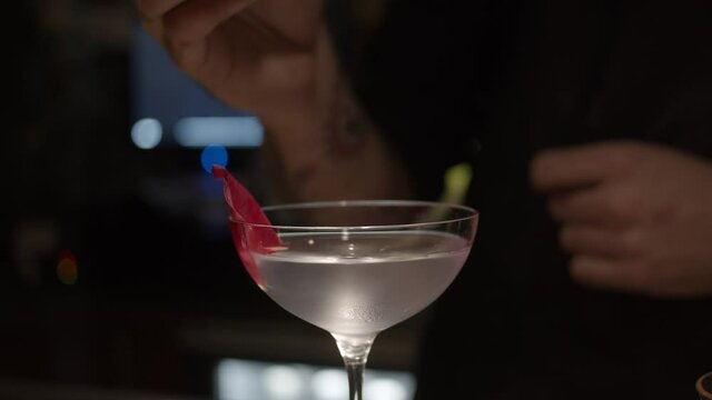 Spice up cocktail - adding spice ingredient in cocktail, slider shot