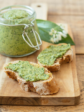 Wild garlic pesto