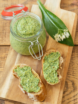 Wild garlic pesto