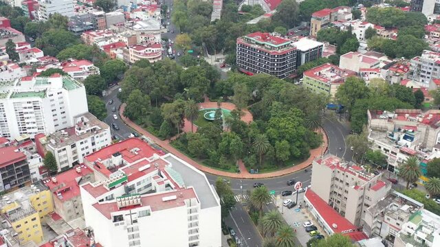 Alejamiento a&eacute;reo de la Glorieta SCOP en la colonia Narvarte de la Alcald&iacute;a Benito Juarez, Ciudad de M&eacute;xico