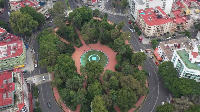 Vista a&eacute;rea sobre la Glorieta SCOP en la colonia Piedad Narvarte de la Alcald&iacute;a Benito Ju&aacute;rez de la Ciudad de M&eacute;xico