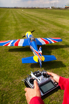 Remote control device for the plane model