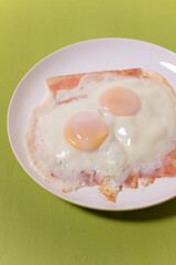 目玉焼き
