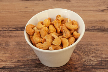 Cashew heap in the bowl