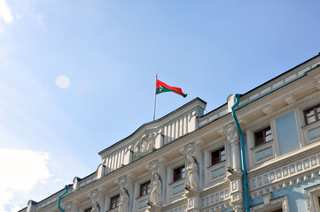 Fototapeta na wymiar National flag on the building of the Embassy of the Republic of Belarus in Moscow.
