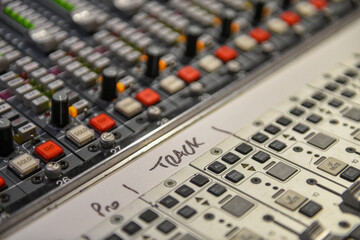 audio mixing console