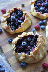 blueberry tart with blueberries