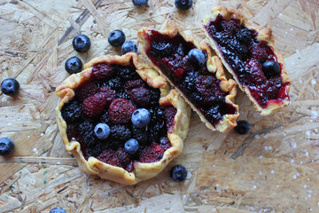 blueberry cheesecake with blueberries