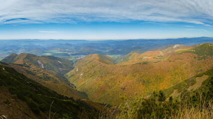Naklejka premium Beautiful, colorful autumn hike across Nízká Fatra, in Slovakia.