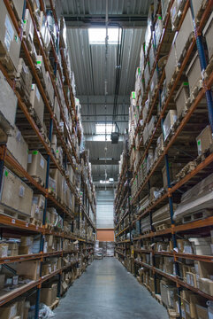Industry: high storage rack warehouse