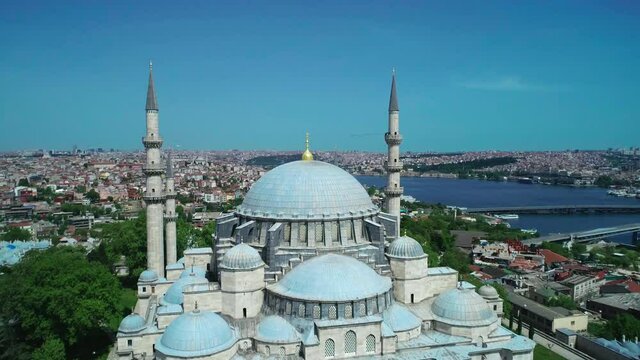 Istanbul Suleymaniye Mosque, Camii aerial footage during covid curfew