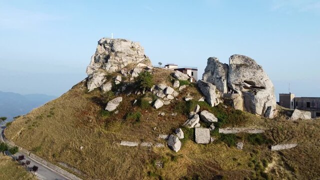 Bova Superiore vista aerea della citt&agrave; calabrese tra le montagne