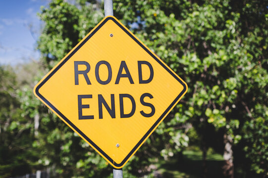 Road ends sign