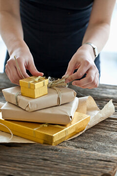 Holiday Gift Wrapping